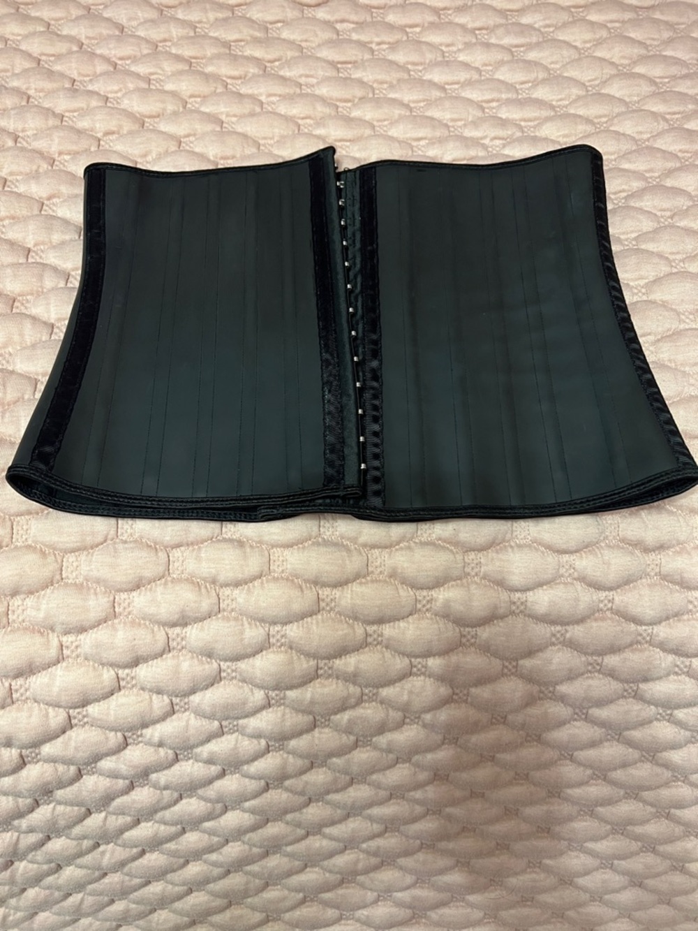 black waist trainer